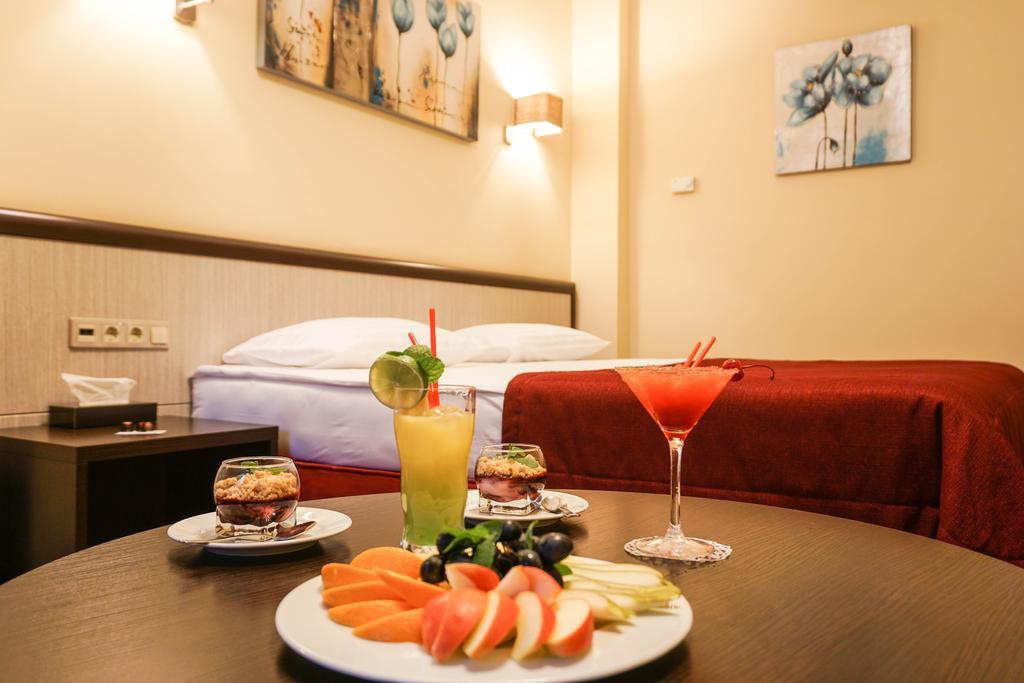 Park-Hotel Golosievo Kiev Ngoại thất bức ảnh