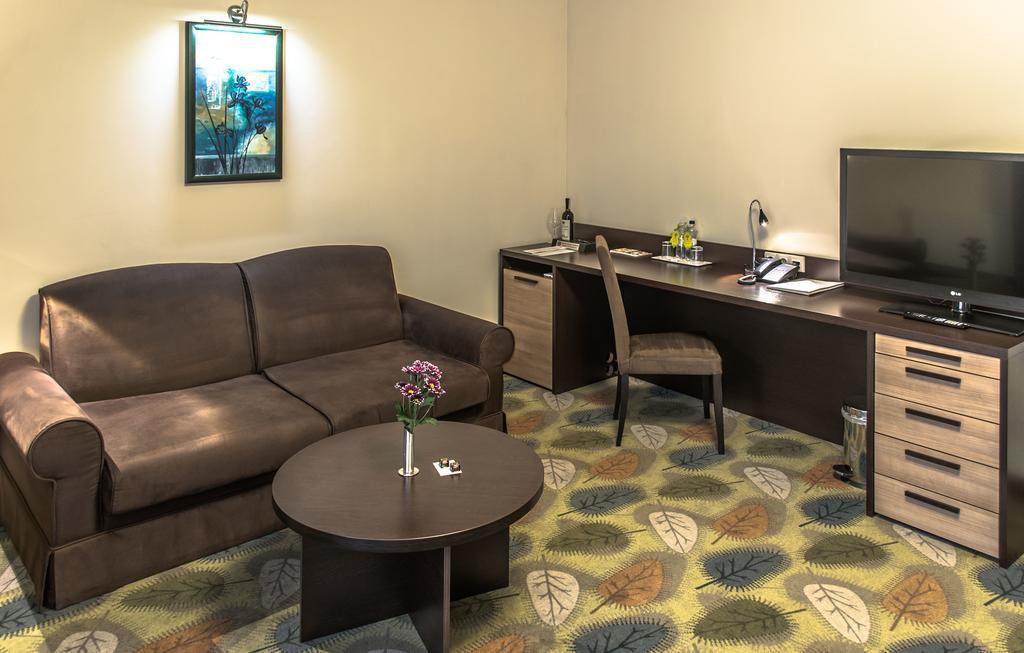 Park-Hotel Golosievo Kiev Ngoại thất bức ảnh