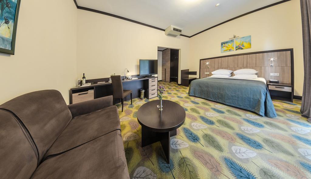 Park-Hotel Golosievo Kiev Ngoại thất bức ảnh