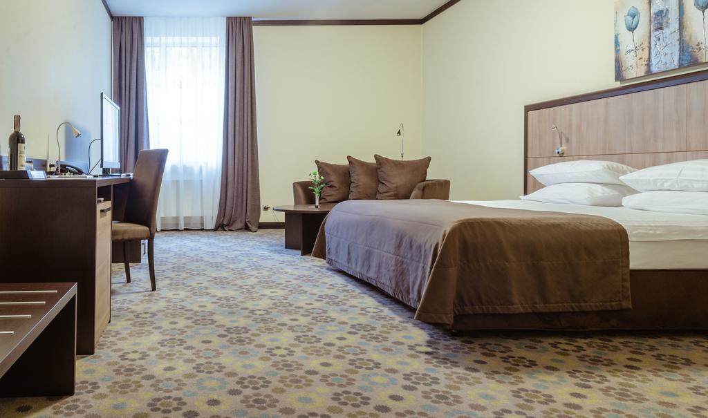 Park-Hotel Golosievo Kiev Ngoại thất bức ảnh