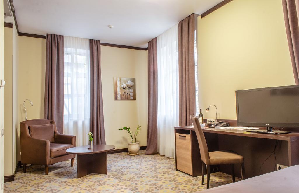 Park-Hotel Golosievo Kiev Ngoại thất bức ảnh