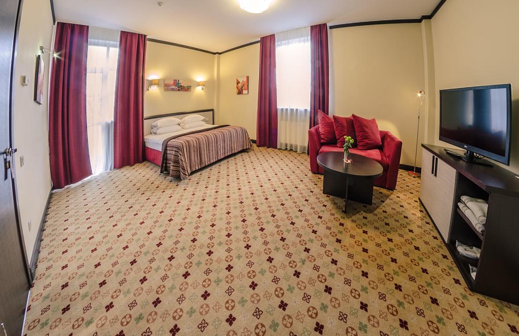 Park-Hotel Golosievo Kiev Ngoại thất bức ảnh