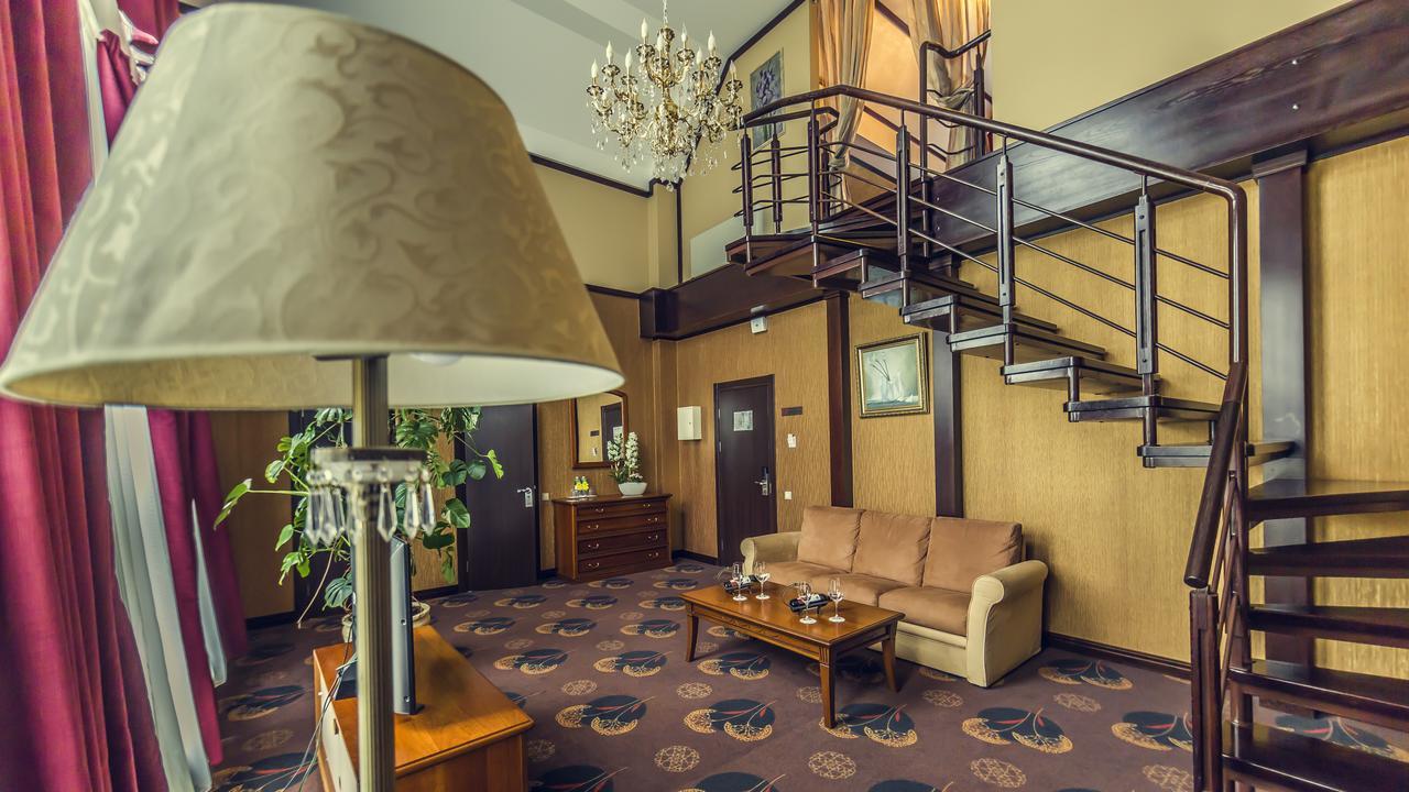 Park-Hotel Golosievo Kiev Ngoại thất bức ảnh