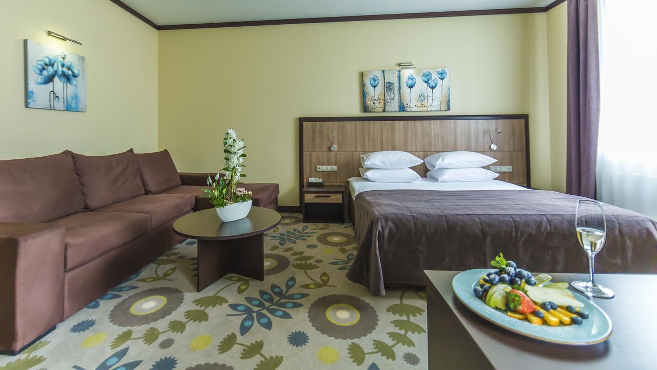 Park-Hotel Golosievo Kiev Ngoại thất bức ảnh