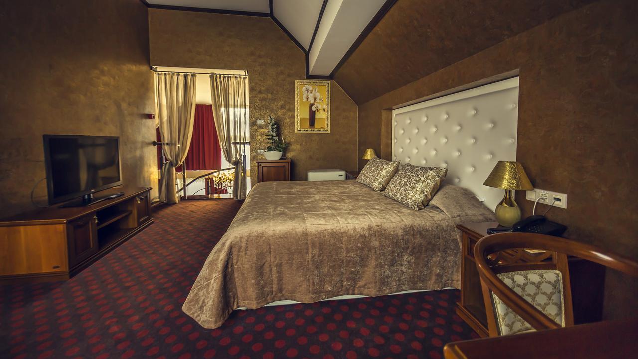 Park-Hotel Golosievo Kiev Ngoại thất bức ảnh