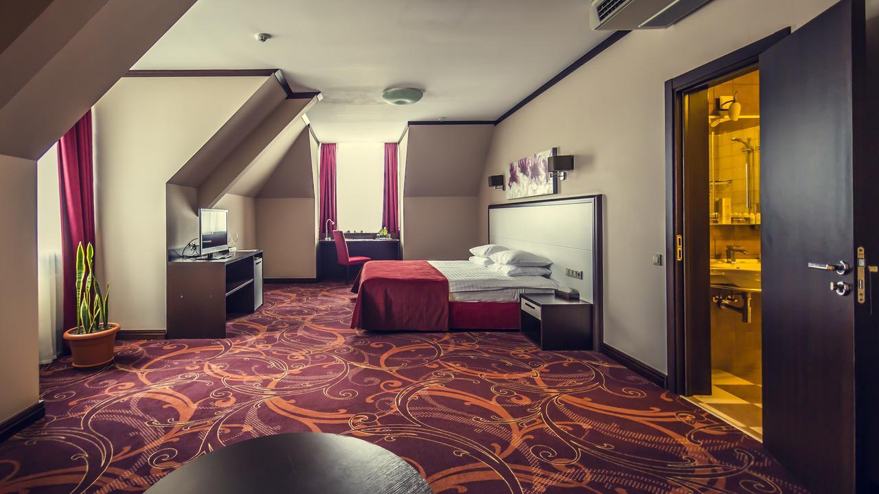 Park-Hotel Golosievo Kiev Ngoại thất bức ảnh