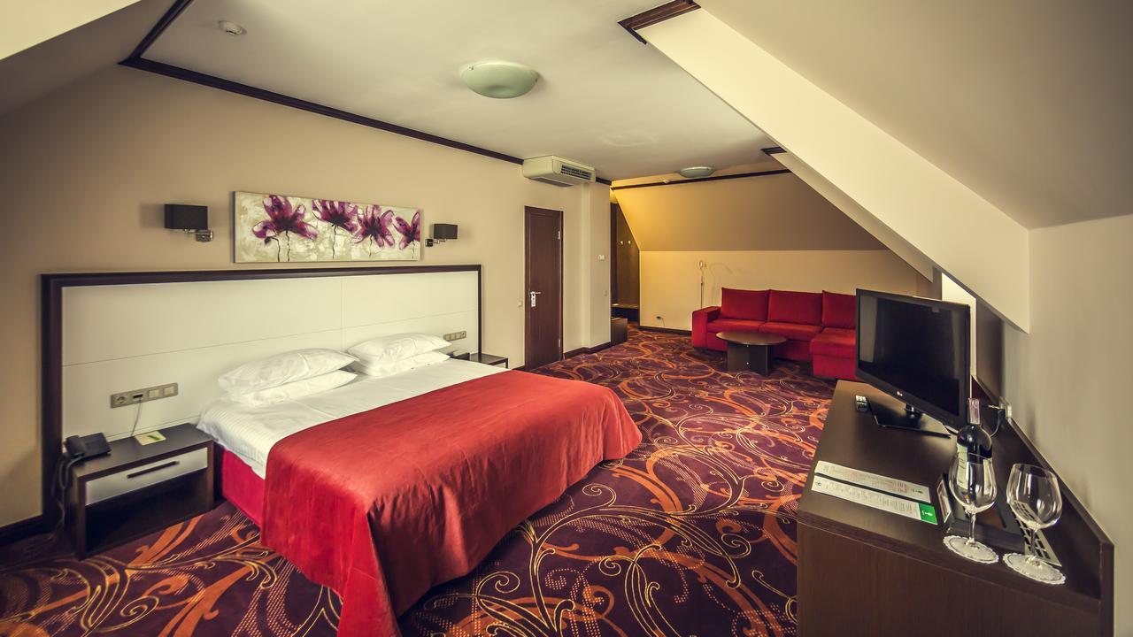 Park-Hotel Golosievo Kiev Ngoại thất bức ảnh