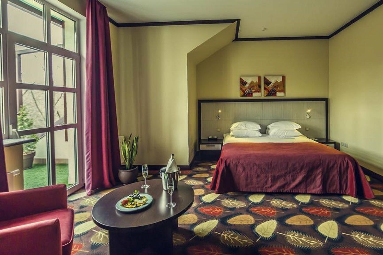 Park-Hotel Golosievo Kiev Ngoại thất bức ảnh