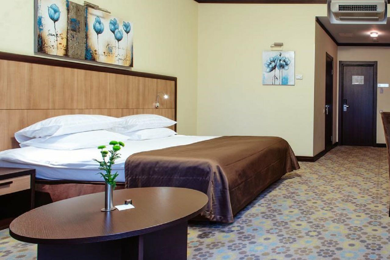 Park-Hotel Golosievo Kiev Ngoại thất bức ảnh