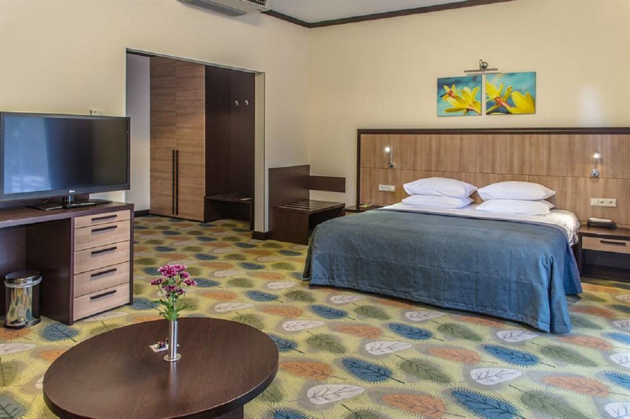 Park-Hotel Golosievo Kiev Ngoại thất bức ảnh